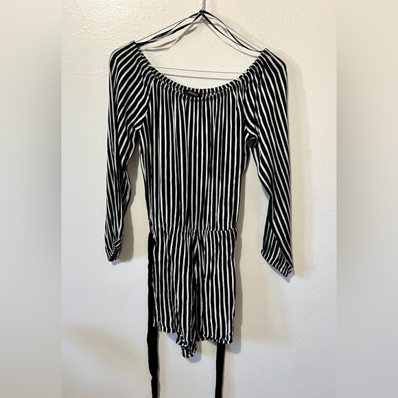 Forever 21 Striped Off Shoulder Tie Waist Romper - Small - Picture 5 of 7